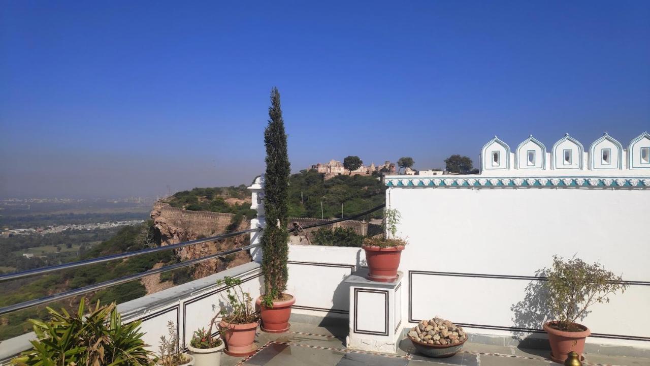 Chittorgarh Fort Haveli Bed and Breakfast Exteriör bild