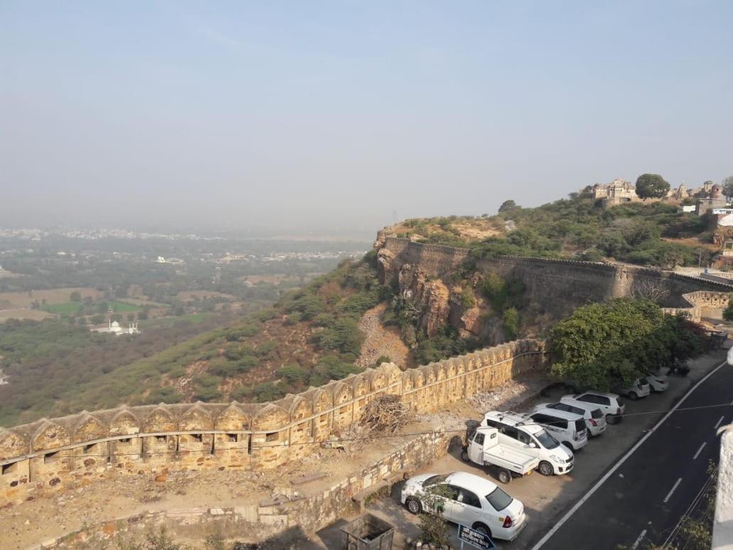 Chittorgarh Fort Haveli Bed and Breakfast Exteriör bild