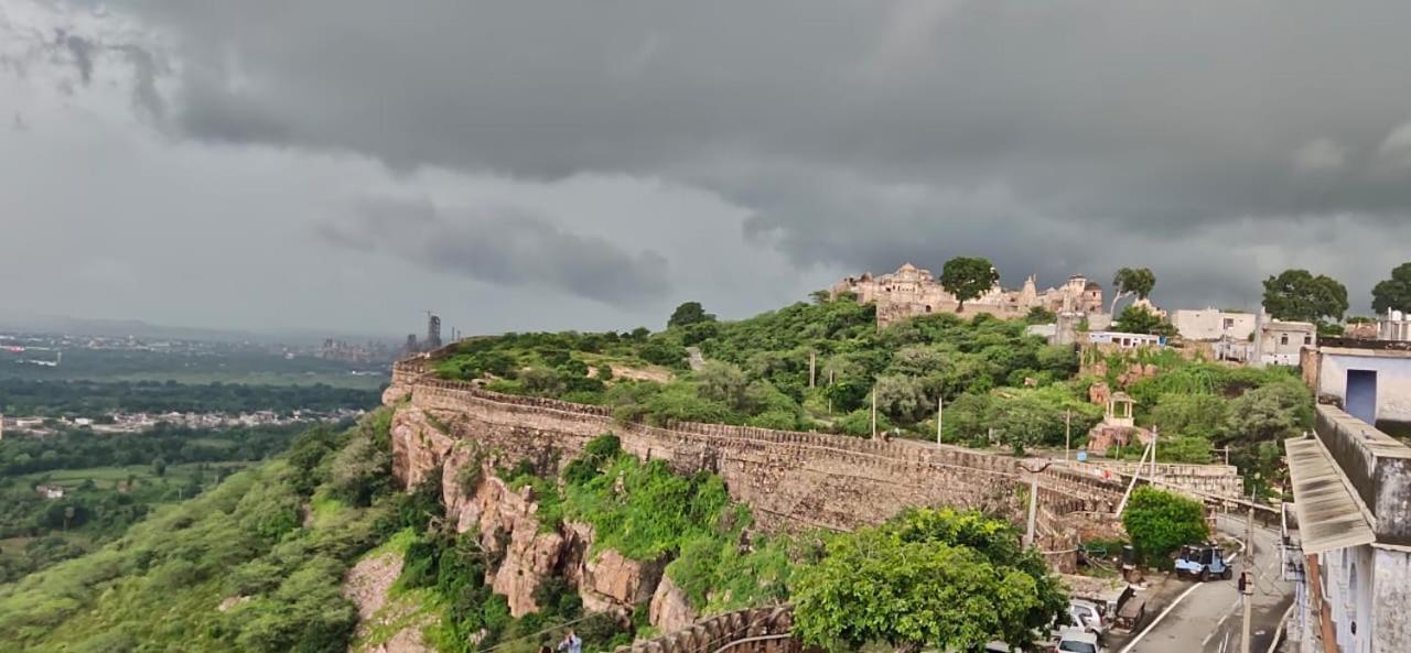 Chittorgarh Fort Haveli Bed and Breakfast Exteriör bild