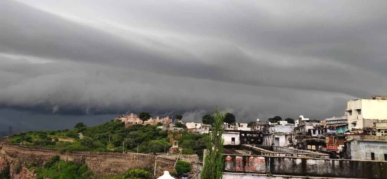 Chittorgarh Fort Haveli Bed and Breakfast Exteriör bild